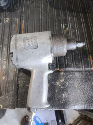 Máquina de impacto pneumática 