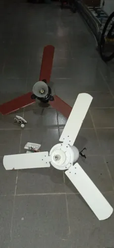 2 Ventiladores de teto com botão de ligação. Aceito cartão.