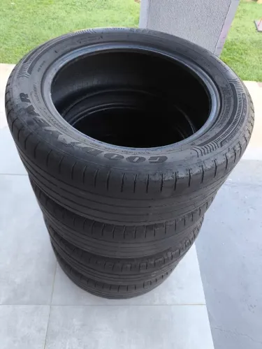 4 pneus 205/55/16 fabricante Goodyear Eficient Grip. USADOS