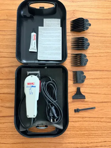 Máquina de Tosa Wahl ShowPro Pet com Maleta