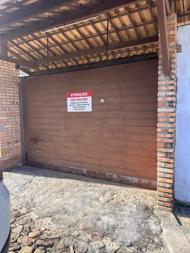 Portão de madeira maciça! PESA POR VOLTA DE 600 kg- Tamanho 350 x 220