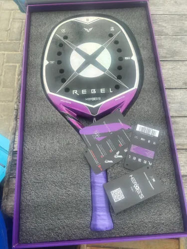 Raquete de Beach Tennis Heroes Rebel 2025 