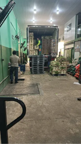 Vaga pra motorista e separador de mercadoria -!