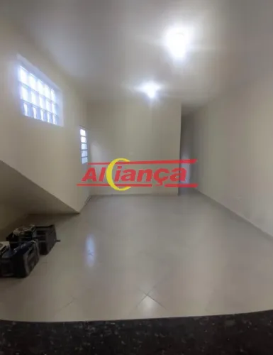 Casa 80m² com 2 quartos, 1 vaga de garagem para locação na Vila Rio de Janeiro - Guarulhos