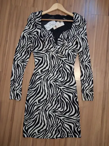 Vestido lança perfume* Etiqueta