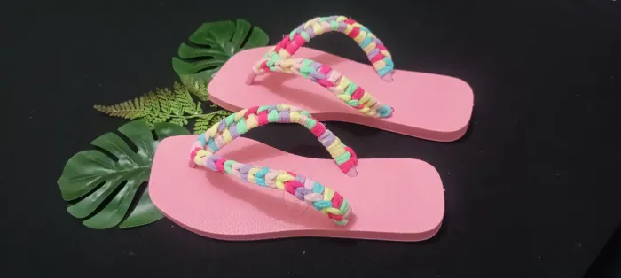 Vendo sandálias trabalhadas 