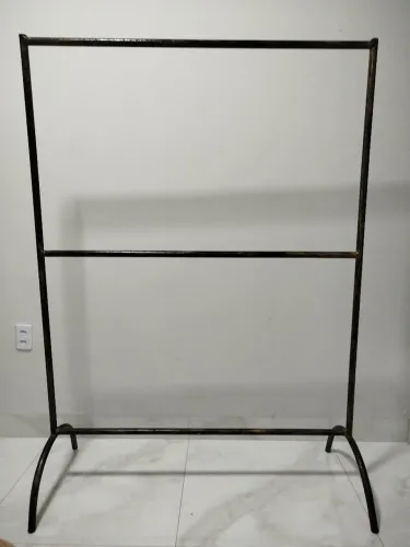 Arara dupla de roupas/cabideiro 
