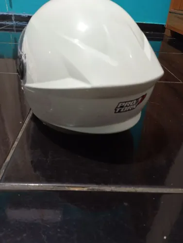 Capacete semi novo