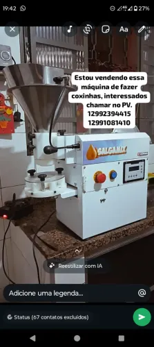 Máquina de fazer salgados 