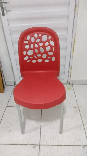 2 Cadeiras com pés em aluminio