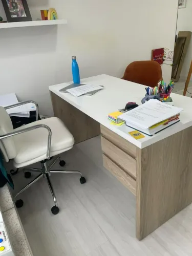 Vendo mesa de escritório planejada