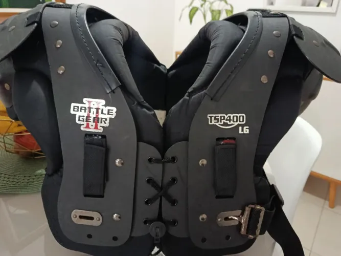 Shoulder TSP400 L/G, Helmet Shutt pro Air II n56 Futebol Americano