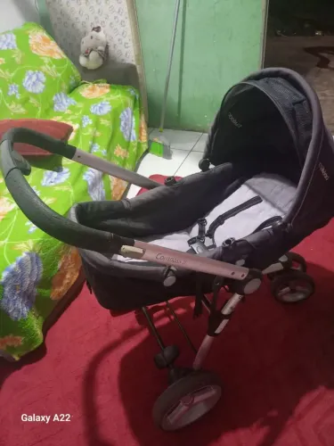  Carrinho de bebê 