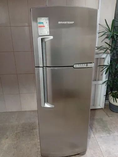 Geladeira Brastemp fross free inox v 220 valor 900 reais com entrega