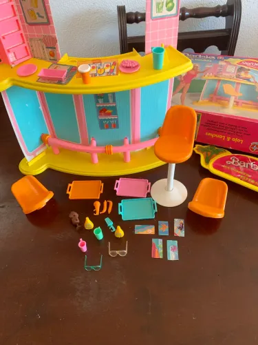 Barbie - esporte total, loja de lanches 