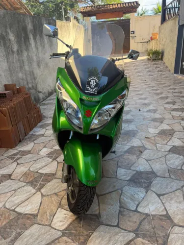 Vendo moto para quem gosta de conforto