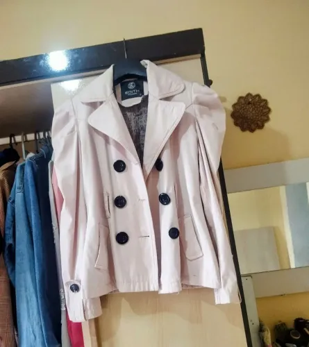 Vendo esse casaco em perfeito estado e bem baratinho (Rosa claro)