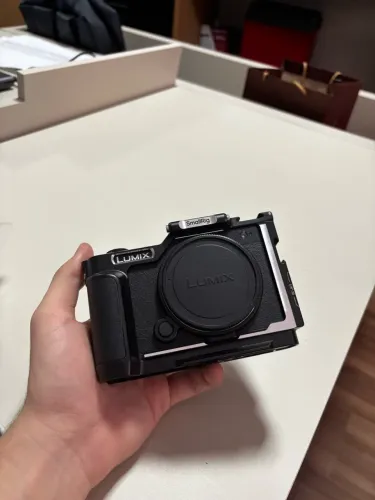 LUMIX S9 + Cage + 2 Baterias extras