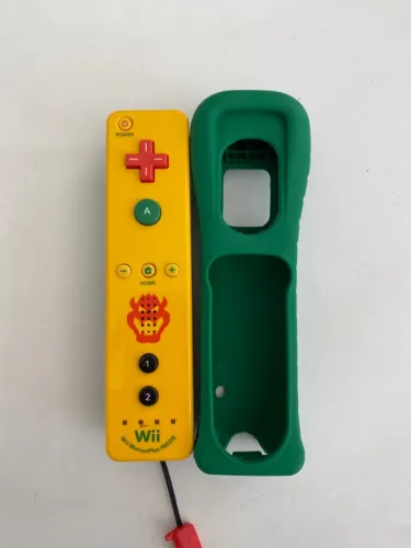 CONTROLE WII REMOTE BOWSER EDITION + MOTION PLUS INSIDE SEMINOVO - WII