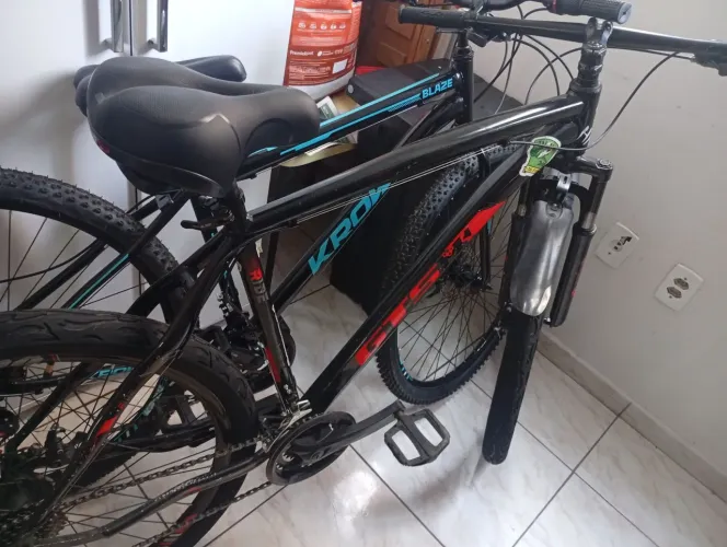 Bike novas a venda, vendo duas bicicletas semi novas, uma delas foi usada só uma vez