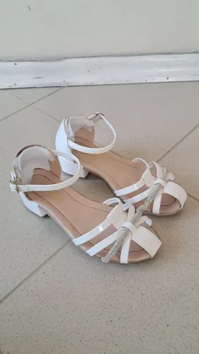 Sandália n 30 semi nova