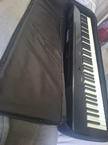 Piano digital CASIO PRIVIA PX160