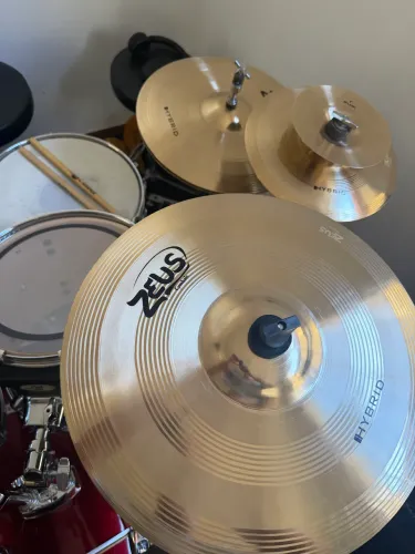 Pratos Zeus Hybrid B20 Bateria