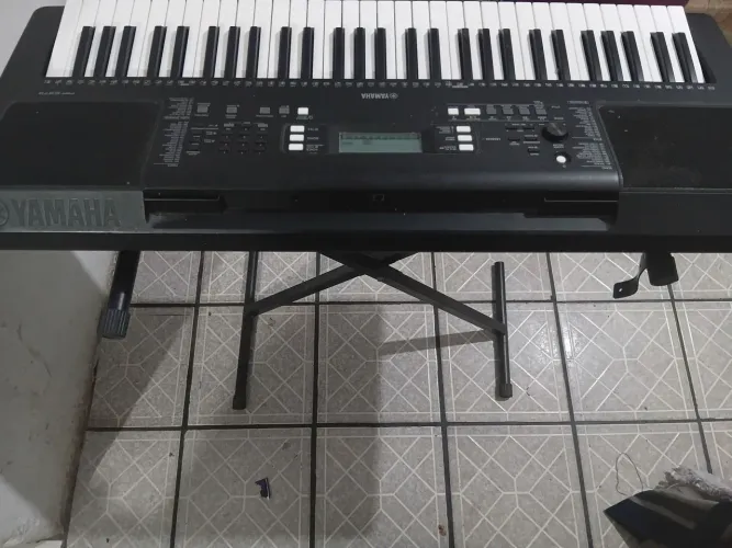 TECLADO YAMAHA PSR-E373