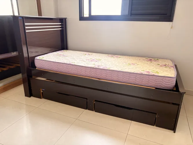 Cama solteiro com gaveteiro