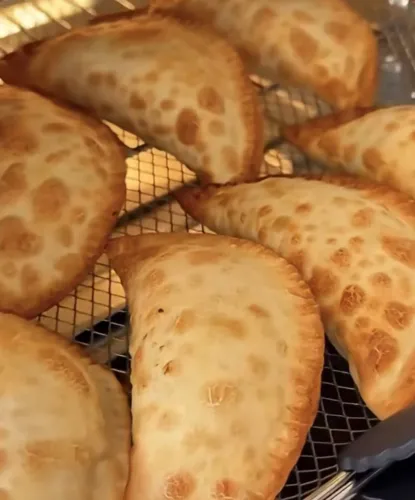 Porção de 10 pastéis por 20,00