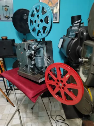 Projetor de cinema 16 mm RCA