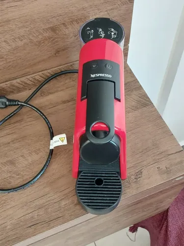 Cafeteira automática NESPRESSO 127 v