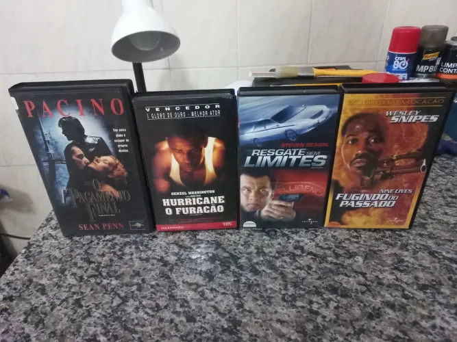 Kit com quatro fitas vhs originais e funcionando