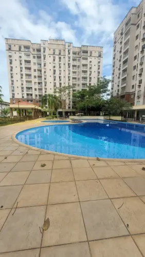 ALugo excelente apartamento no Condomínio Ecoparque Clube Residencial,  localizado  na Br 