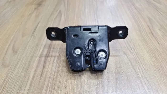 Fechadura Porta Malas Tracker 2023