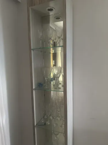Torre com espelho e vidro