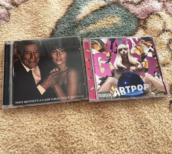 CDS Lady Gaga
