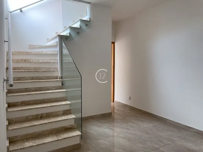 Sobrado com 4 dormitórios à venda, 180 m² por R$ 950.000,00 - Jardim das Indústrias - São