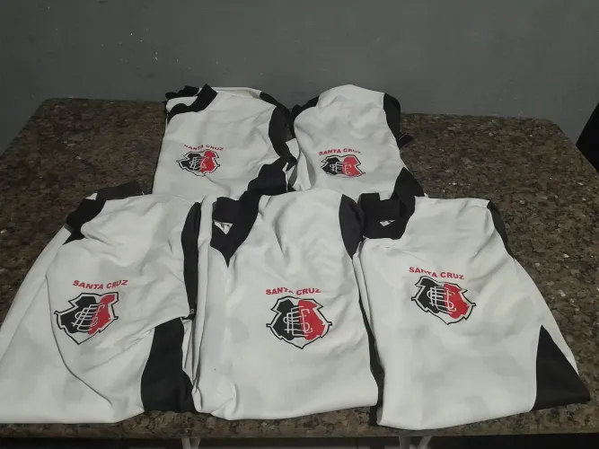 Kit 5 camisas Santa Cruz com numeração