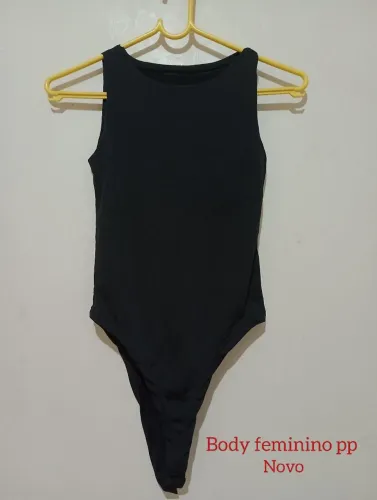 Roupas femininas brechó