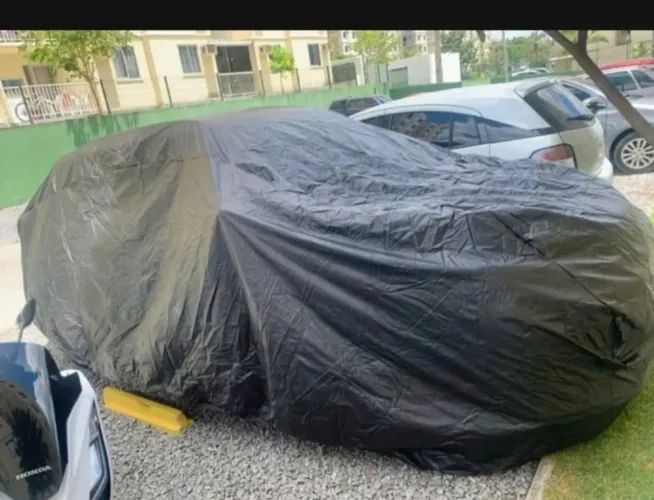 Capa impermeável para carro Sedan