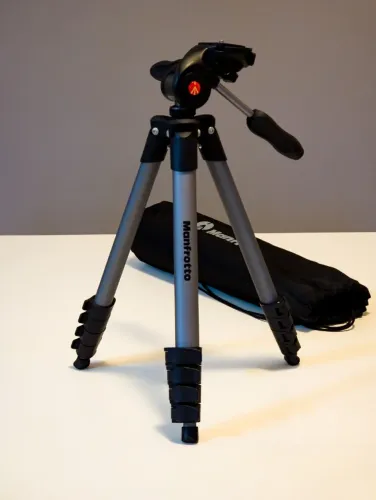 Tripé Manfrotto Compact Advanced (MKCOMPACTADV-BK) + Bolsa