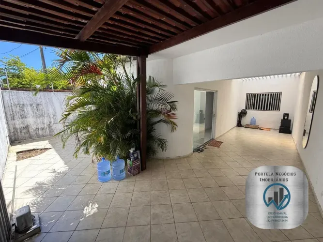 Casa na Rotary, 3/4, suíte, 2 vagas, quintal.
