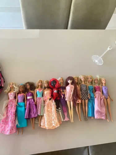 13 bonecas Barbies originais kit