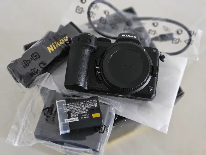Nikon Z5 Semi-Zero - Com apenas 1500 cliques (Completa)