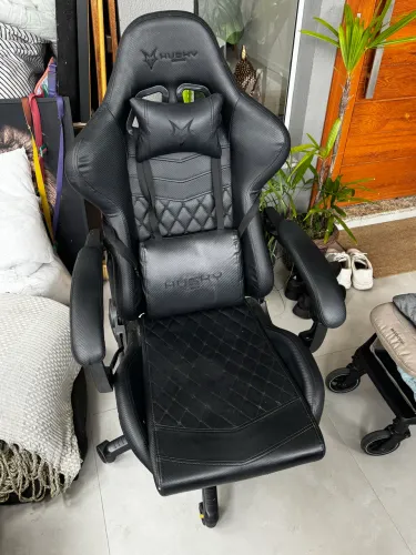 Cadeira Gamer Husky Tempest 700, Até 145kg, Almofadas, Reclinável 150º, Descanso para Pé