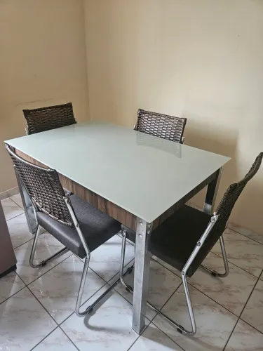 Conjunto mesa + 4 cadeiras, Aço Nobre c/tampo de vidro