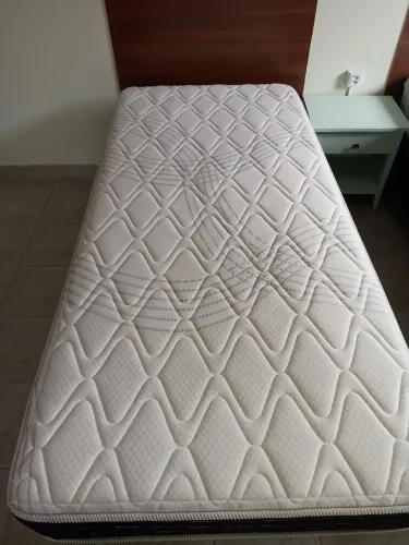 Camas Box Solteiro semi novas Molas Anjo Colchões