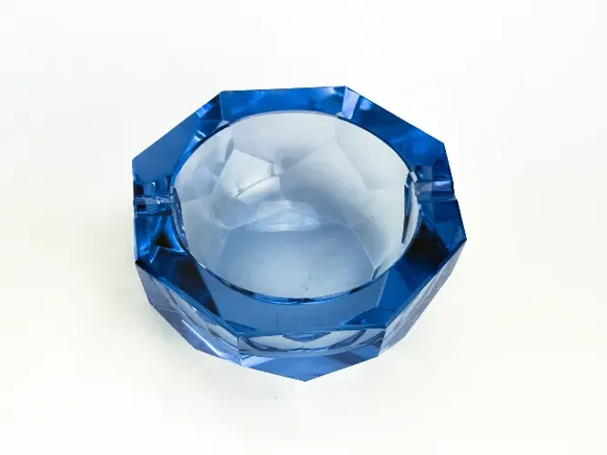 Cinzeiro De Cristal Azul Lapidado Octogonal