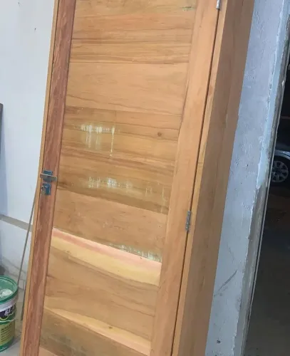 Portas e Caixilhos reformados. Instalação Grátis